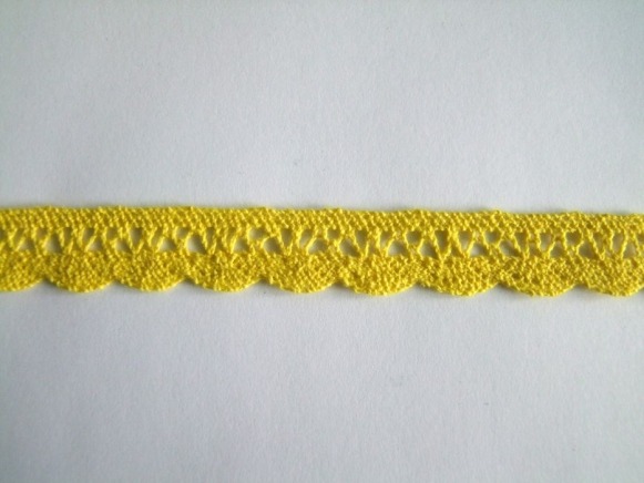 Zdjęcie koronki bawełnianej żółtej 20 mm.