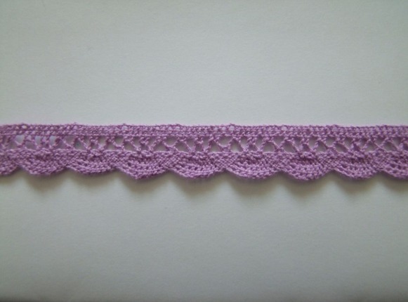 Zdjęcie koronki bawełnianej fioletowej 20 mm. 
