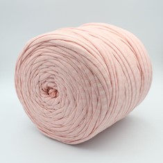 Zdjęcie włóczki T-shirt Yarn w różowe paski. 