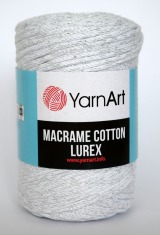 Zdjęcie sznurka Makrama Cotton Lurex białego.