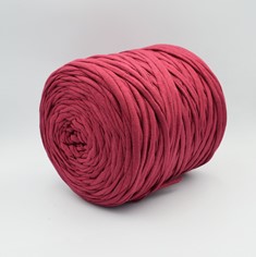 Zdjęcie włóczki T-shirt Yarn bordowej. 