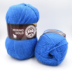 Zdjęcie włóczki Madame Tricote Paris Merino Gold niebieskiej. 